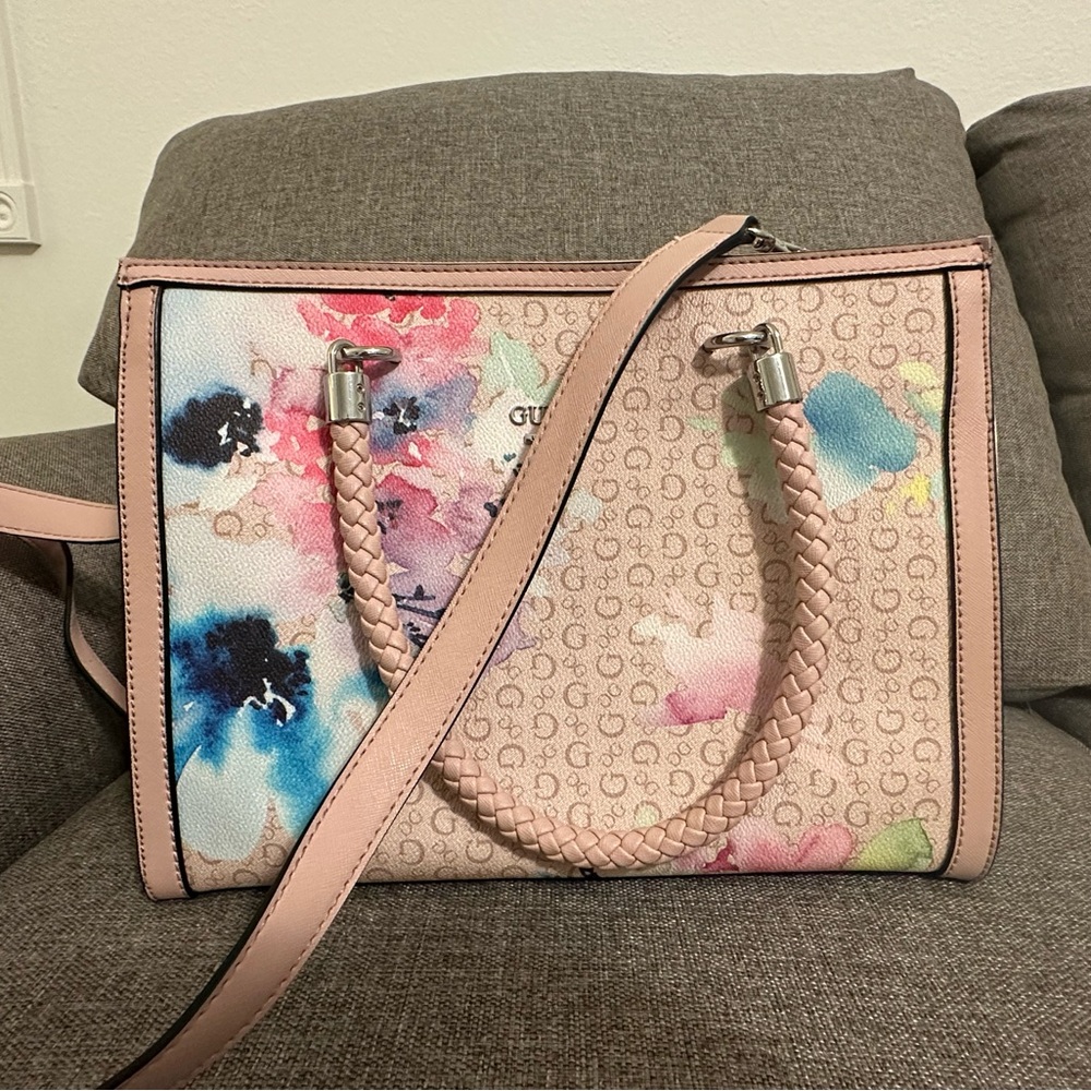 Guess hand bag, with shoulder strap
